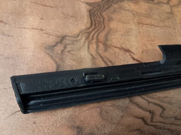 PEUGEOUT 301 ÖN SOL CAM DIŞ SIYIRICI FİTİLİ SİYAH ORJ 9675436680 - Görsel 5