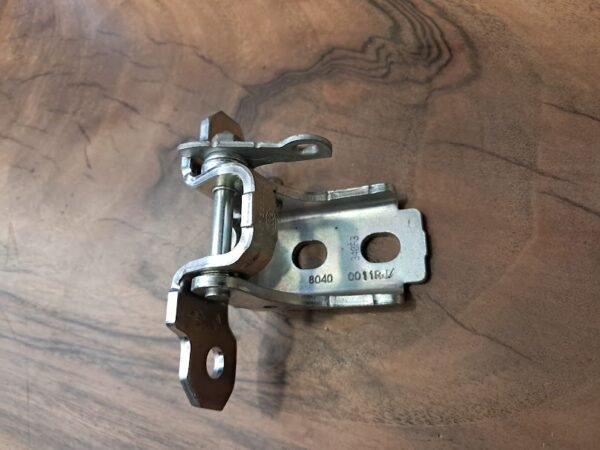 RENAULT MEGANE 3 SOL ÖN KAPI ÜST MENTEŞE ORJ 804010019R MAİS