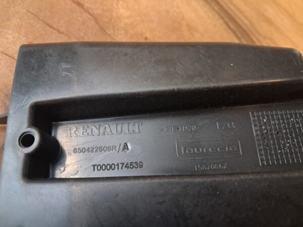 RENAULT KADJAR ARKA TAMPON TESPİT AYAĞI 850422606R MAİS - Görsel 2