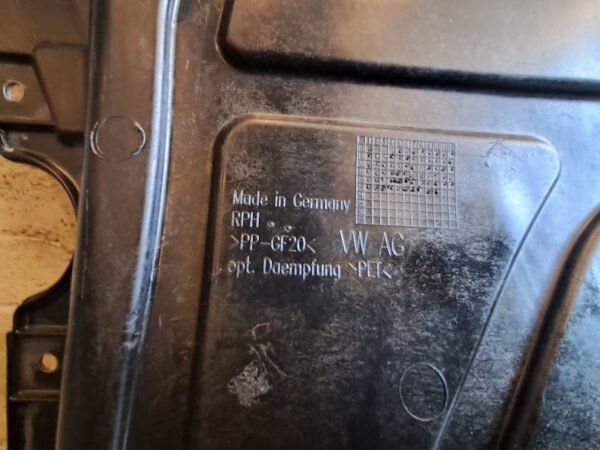 AUDİ A3 MOTOR ALT MUHAFAZA İZALASYONLU ORJ 3Q0825236D - Görsel 3