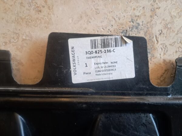 AUDİ A3 MOTOR ALT MUHAFAZA ORİJİNAL 3Q0825236C - Görsel 2