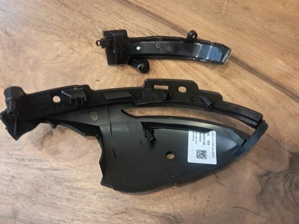 RENAULT MEGANE 4 SAĞ AYNA ALT KAPAĞI LEDLİ SİNYALLİ 963053618R - Görsel 3