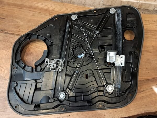 HYUNDAİ TUSCON SOL ÖN KAPI PANELİ ORİJİNAL 82471D7010