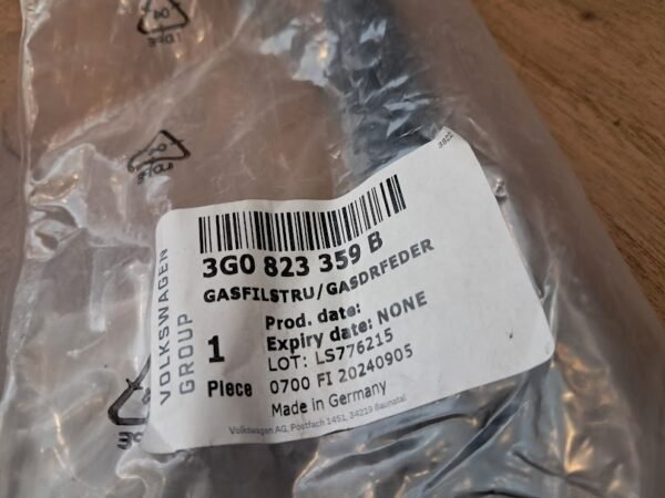 VOLKSWAGEN PASSAT MOTOR KAPUT AMORTİSÖRÜ ORİJİNAL 3G0823359B - Görsel 3