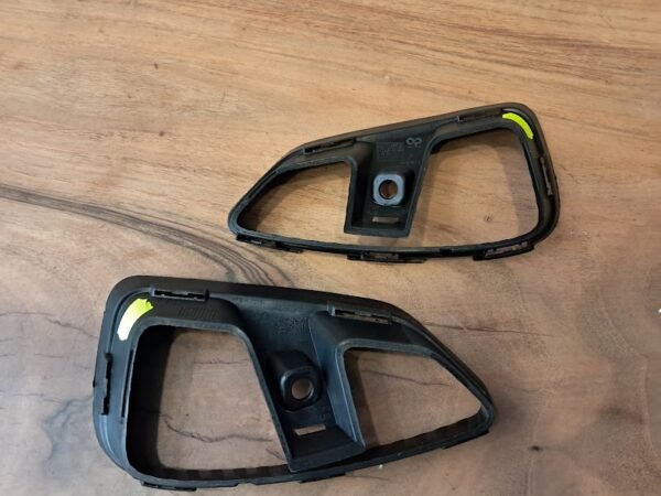 RENAULT CAPTUR 2 SİS FARI ÇERÇEVESİ ORİJİNAL 261528400R MAİS - Görsel 2