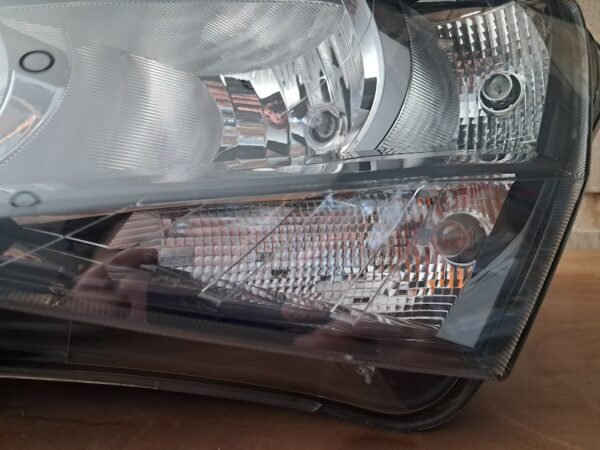 SKODA SUPER B SOL ÖN FAR HALOJEN HELLA 3V1941015 - Görsel 3