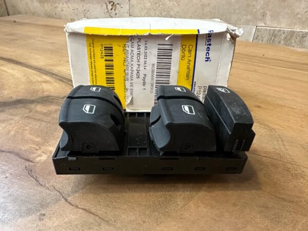 AUDİ A3 A6 ÖN SOL CAM DÜĞMESİ 4F0959851C