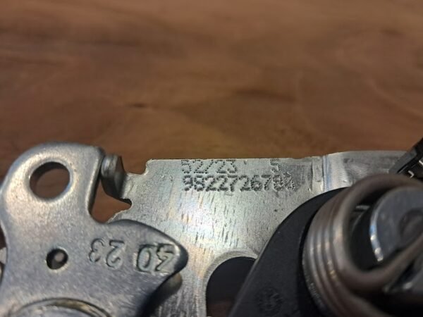 OPEL ASTRA L KAPUT KİLİDİ ORİJİNAL 9821652480 - Görsel 3