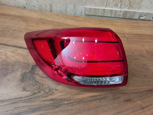 KİA SPORTAGE SOL ARKA STOP LAMBASI ORİJİNAL 924013W510