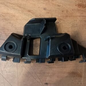 VOLKSWAGEN JETTA SAĞ ÖN TAMPON BRAKETİ ORİJİNAL 5C6807184