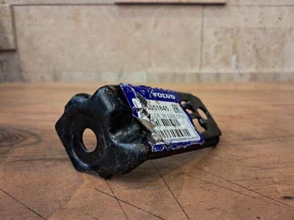 VOLVO V60 ÇAMURLUK MONTAJ BRAKETİ ORİJİNAL 31651845 - Görsel 2