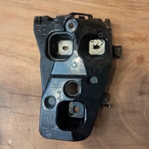BMW X1 SAĞ ARKA TAMPON KÖŞE BRAKETİ ORİJİNAL 51129883542