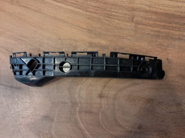 TOYOTA YARİS SOL ARKA TAMPON MONTAJ BRAKETİ ORİJİNAL 525760D262