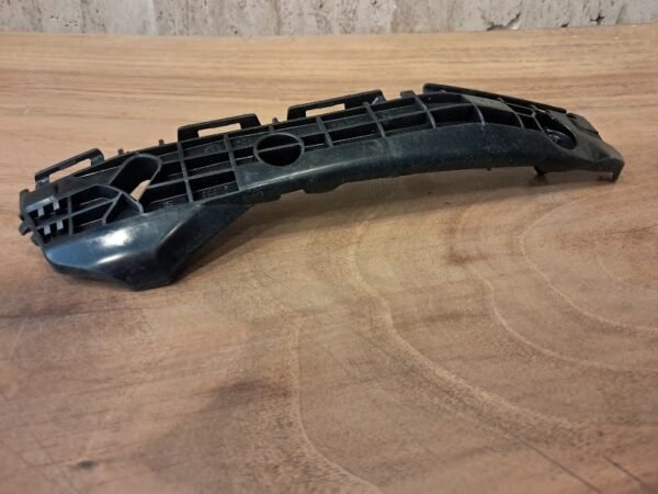 TOYOTA YARİS SOL ARKA TAMPON MONTAJ BRAKETİ ORİJİNAL 525760D262 - Görsel 2