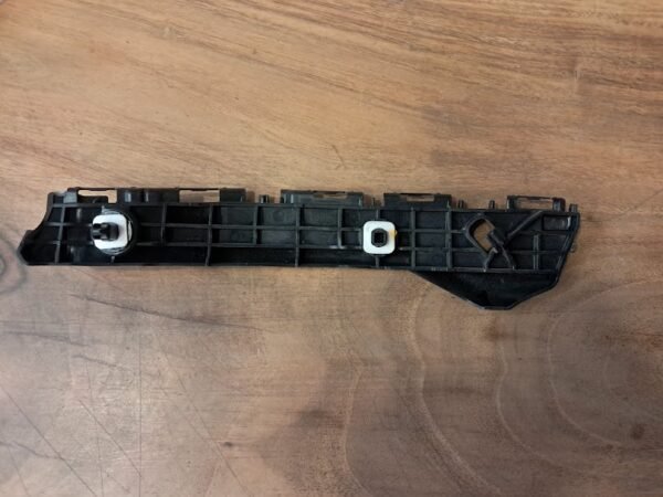 TOYOTA YARİS SOL ARKA TAMPON MONTAJ BRAKETİ ORİJİNAL 525760D262 - Görsel 3