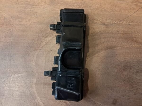 HYUNDAİ İ20 SAĞ ÖN TAMPON BAĞLANTI BRAKETİ ORİJİNAL 86552Q0000 - Görsel 2